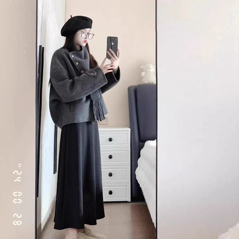 羊绒针织网红洋气新款爆款时尚秋冬气质小个子围巾黑色呢子短款