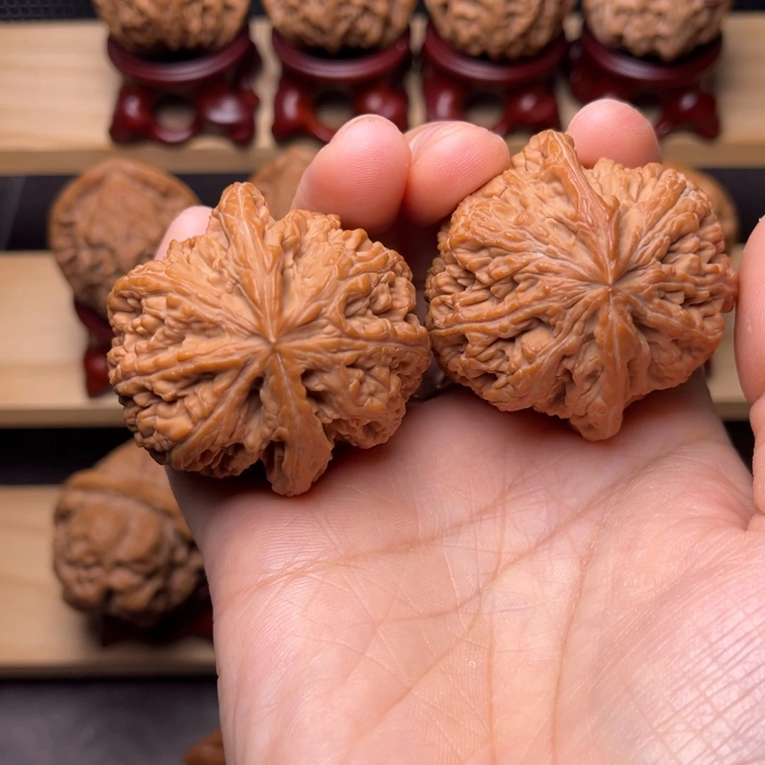 文玩核桃吊坠粗筋