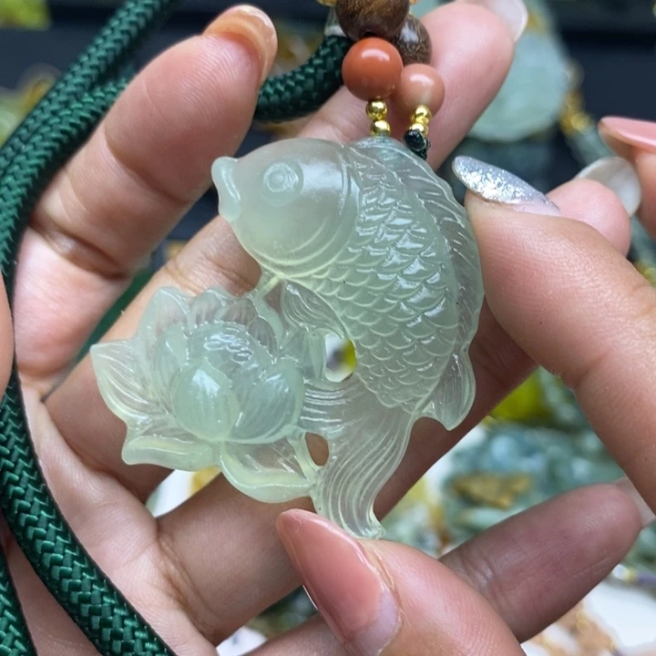云***曜和田玉未镶嵌颈饰