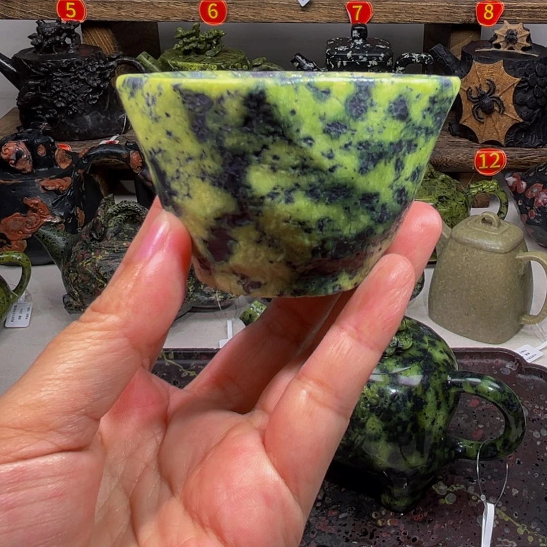 石材藏玉药王石随形杯有冰纹