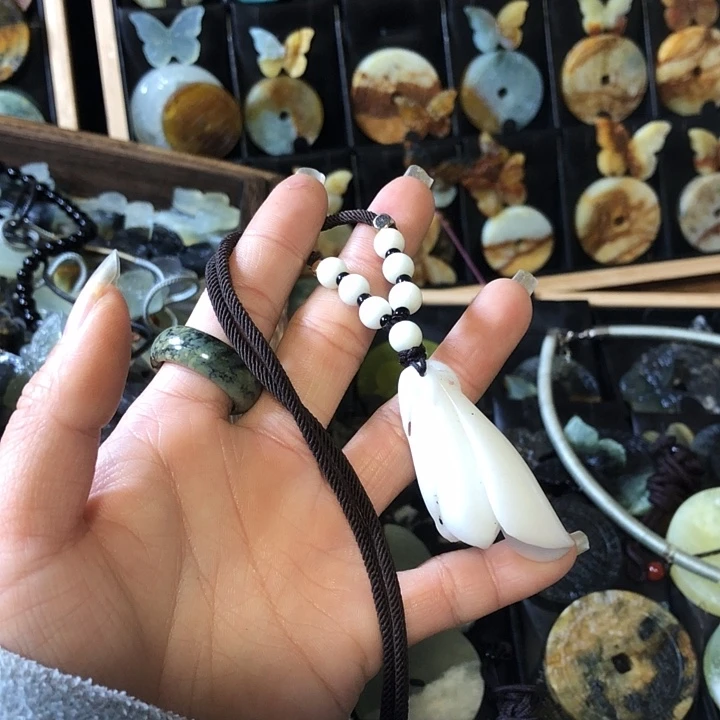 岫玉未镶嵌岫玉挂件