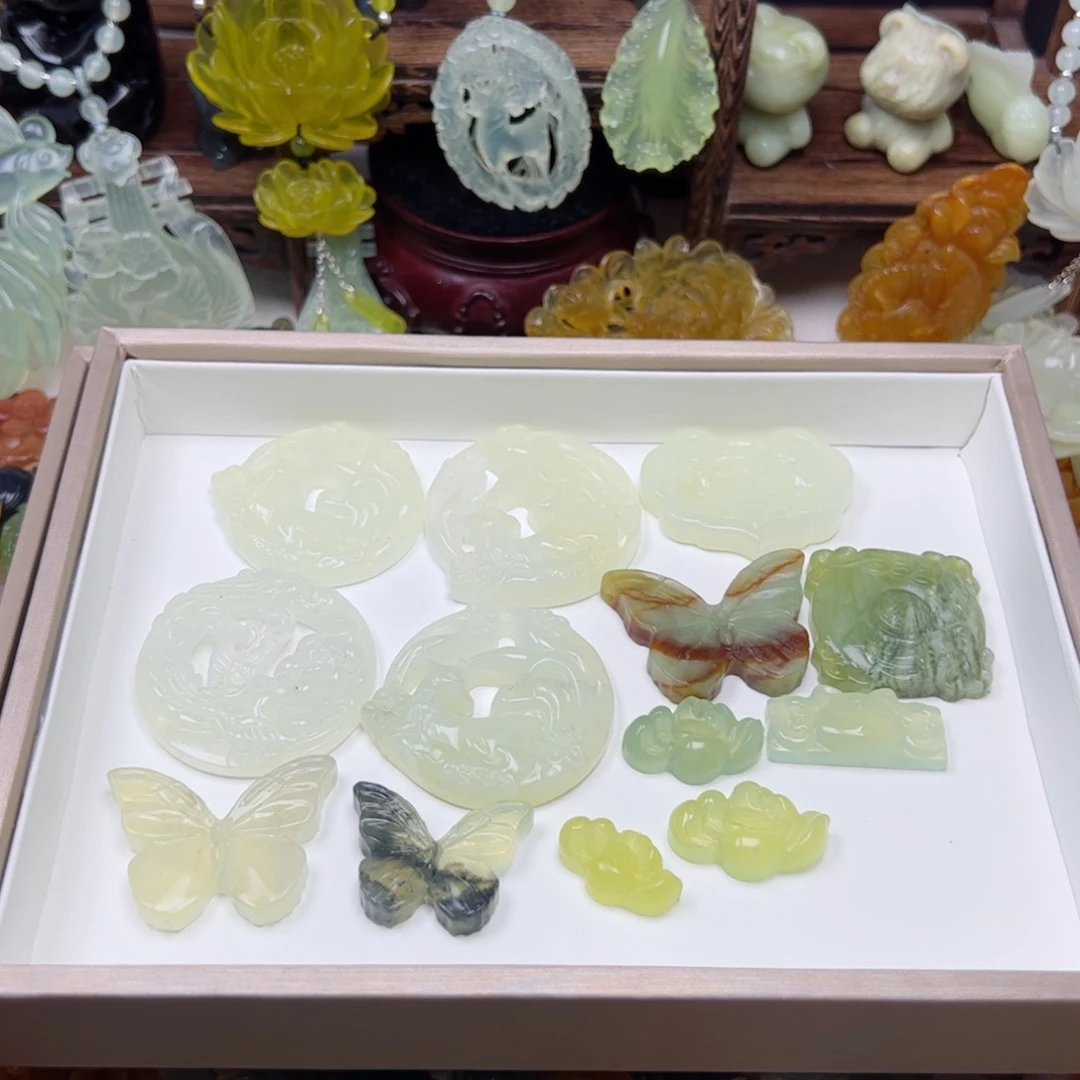 沅***清蛇纹石玉未镶嵌项链