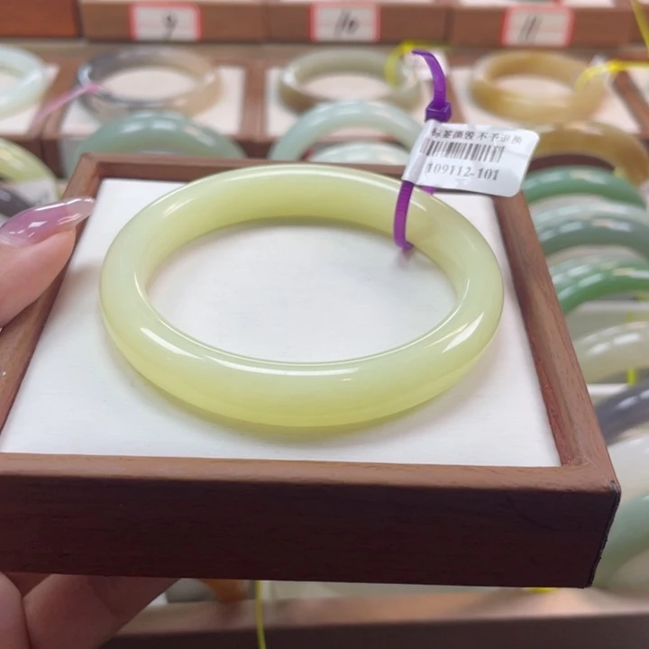 【闪购商品】和田玉（糖玉）手镯未镶嵌23