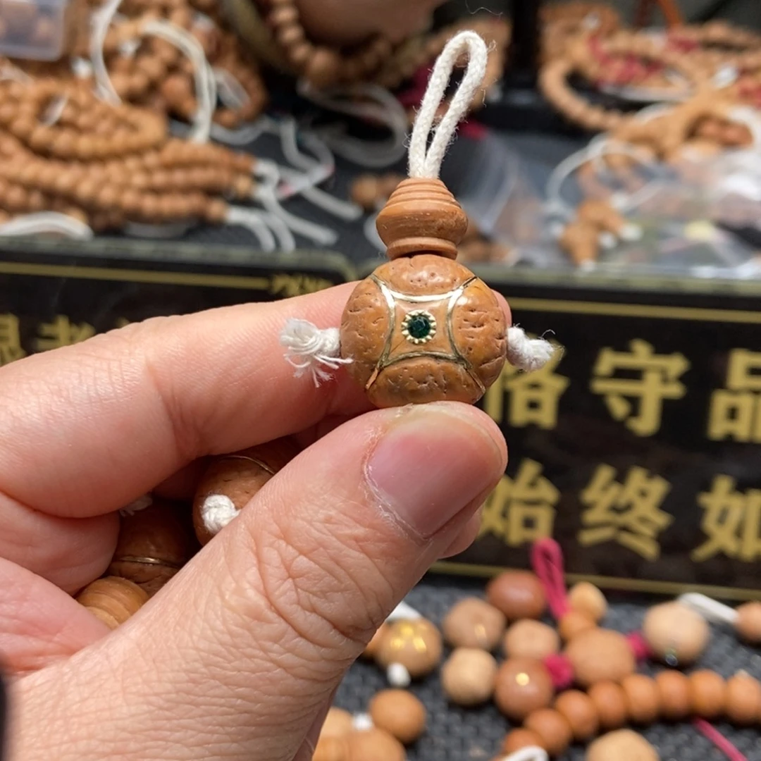 凤眼菩提吊坠19左右四角满钉三通