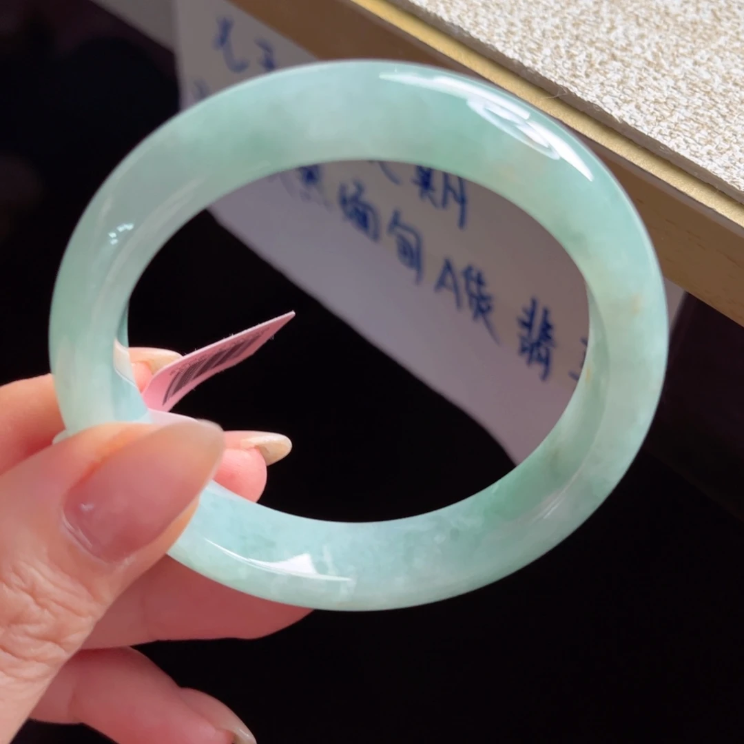 未镶嵌手镯翡翠手镯