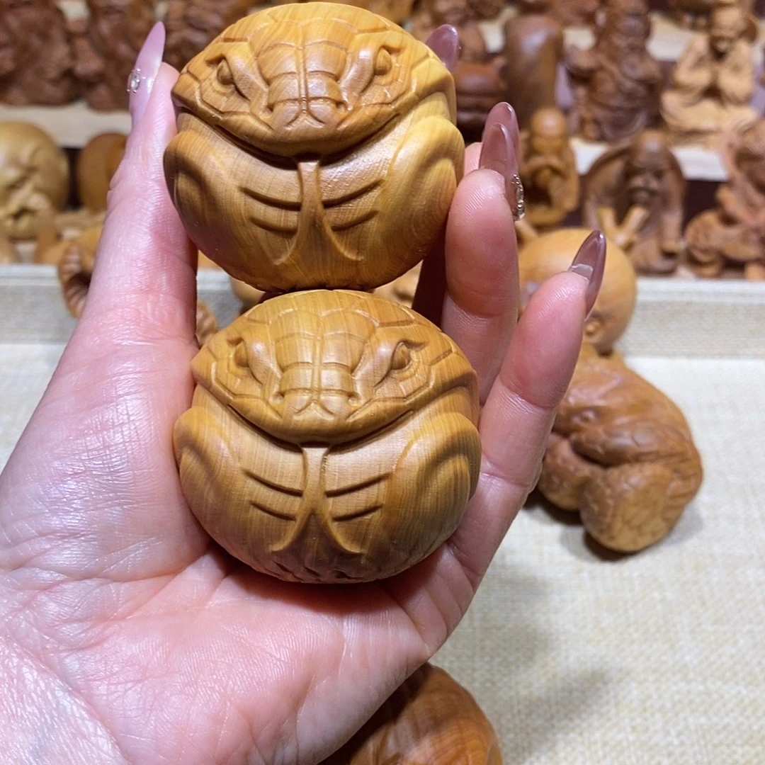 木简****5崖柏手把件，蛇球一对