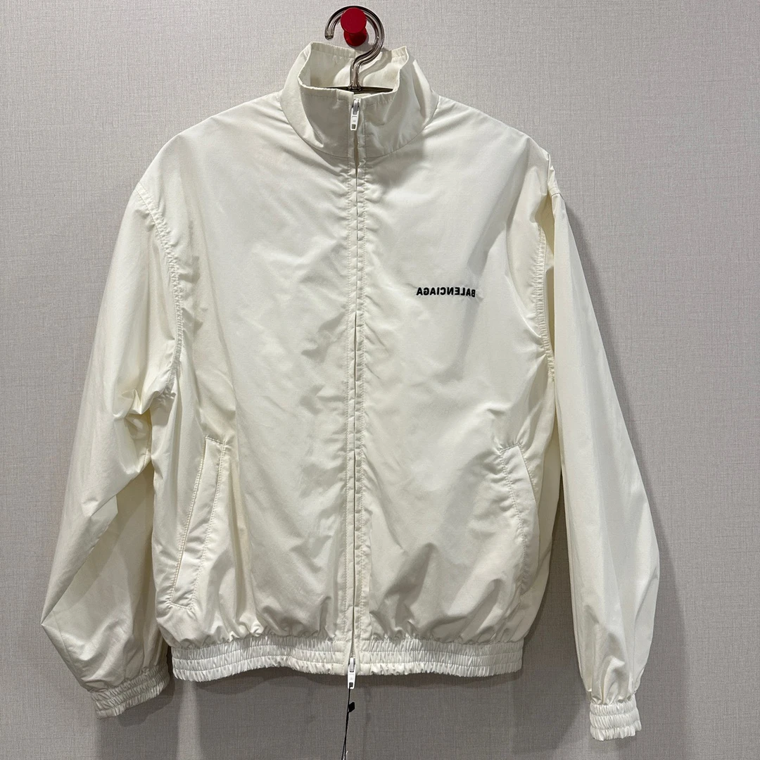 未使用 Balenciaga/巴黎世家 后背logo字母白色外套 尺码XS 11074