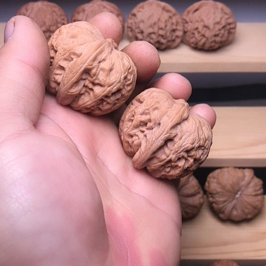 文玩核桃吊坠元宝