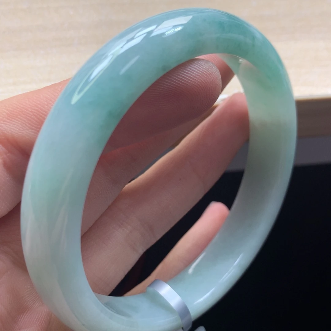 未镶嵌手镯翡翠手镯