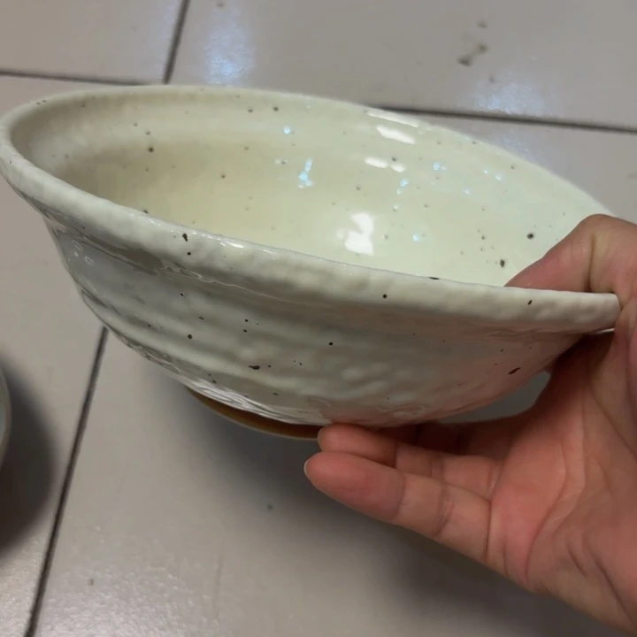 陶泥一个陶的钵子