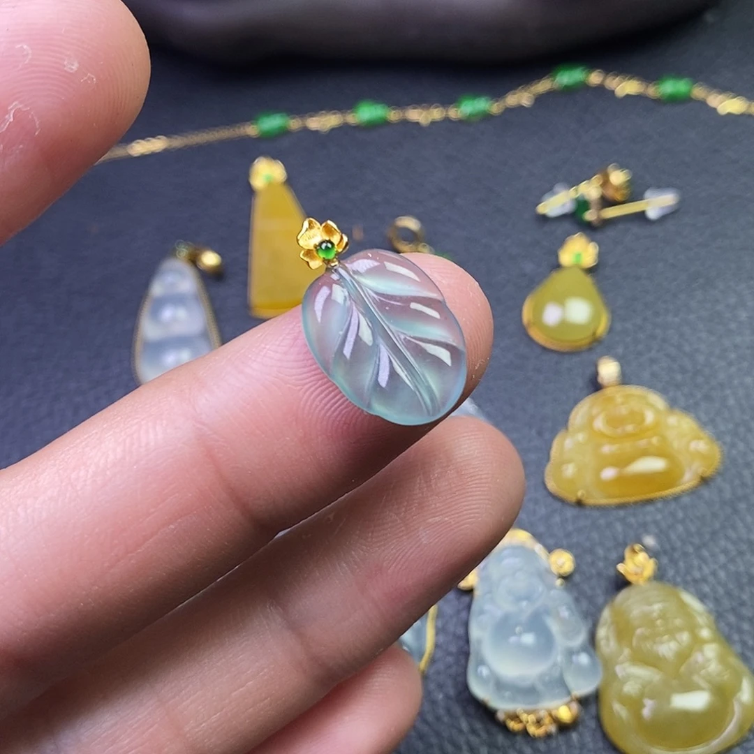 吊坠(不含链)18K金镶嵌翡翠