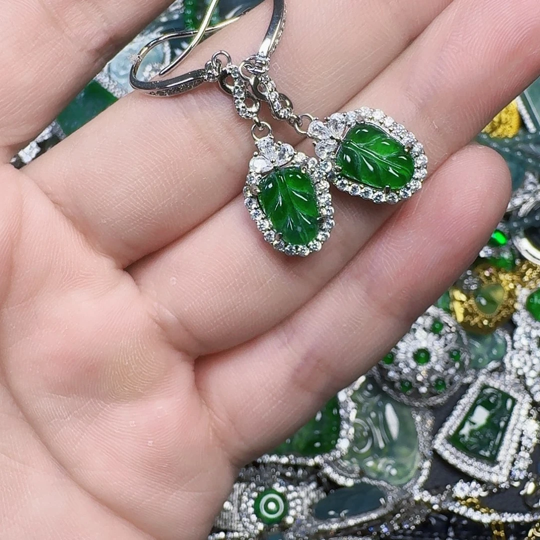 翡翠未镶嵌颈饰天然A货翡翠放漏