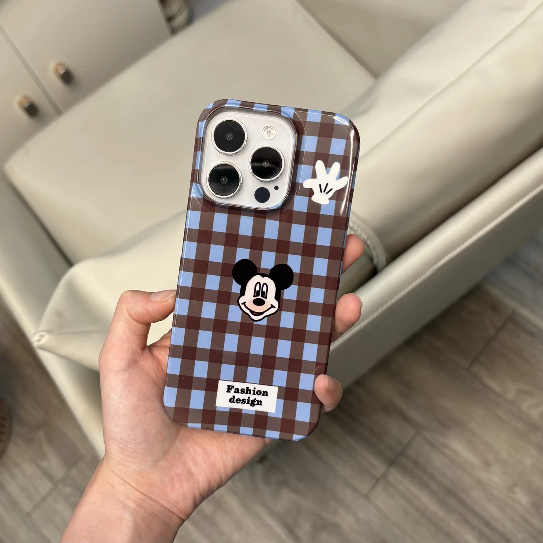 棕色格子米奇菲林硬壳适用苹果16promax15大孔不包按键14/13/12