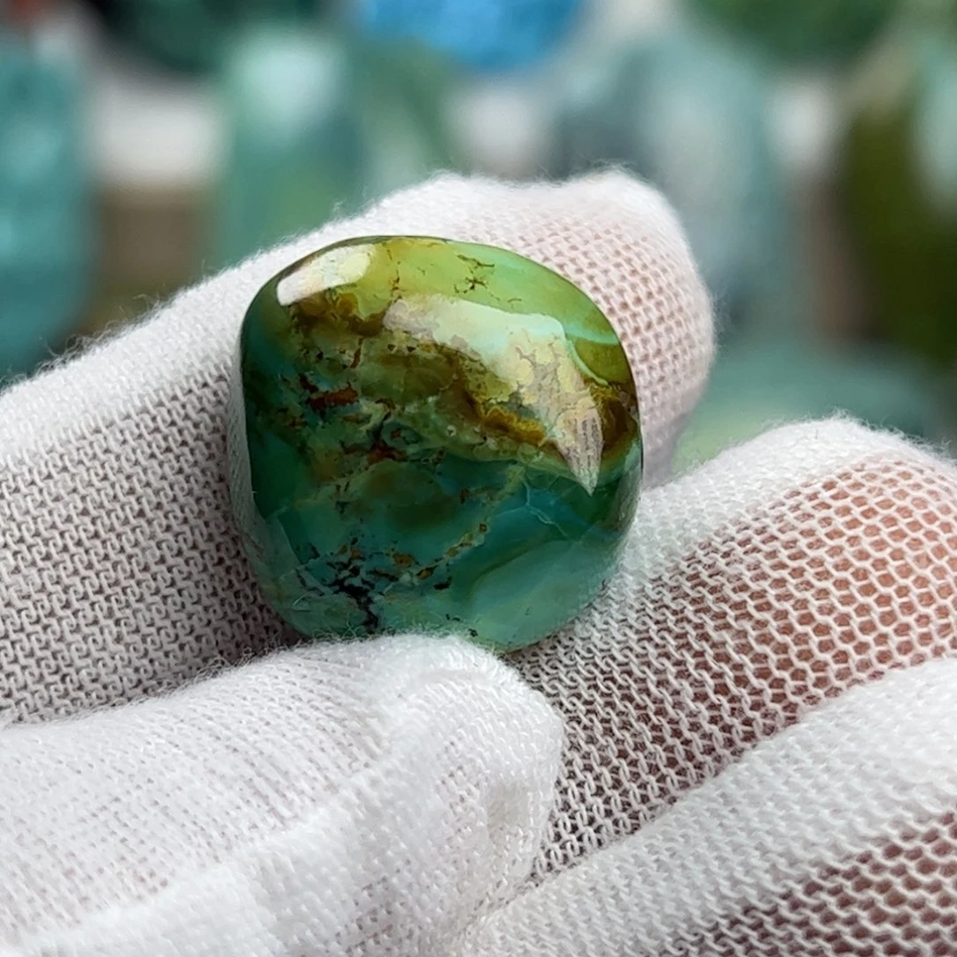 绿松石未镶嵌珠宝奇石