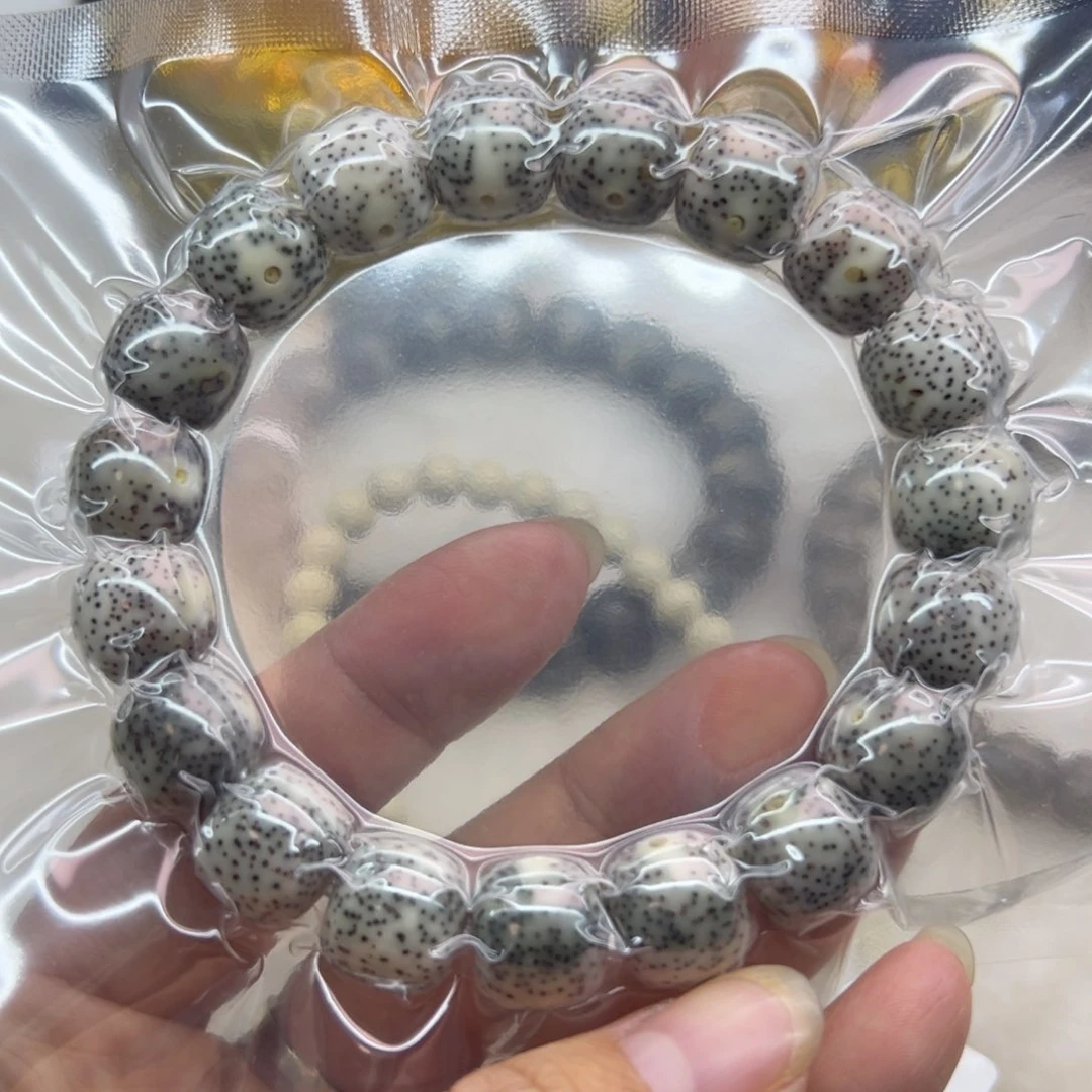 星月菩提手串12+   石玉料微瑕