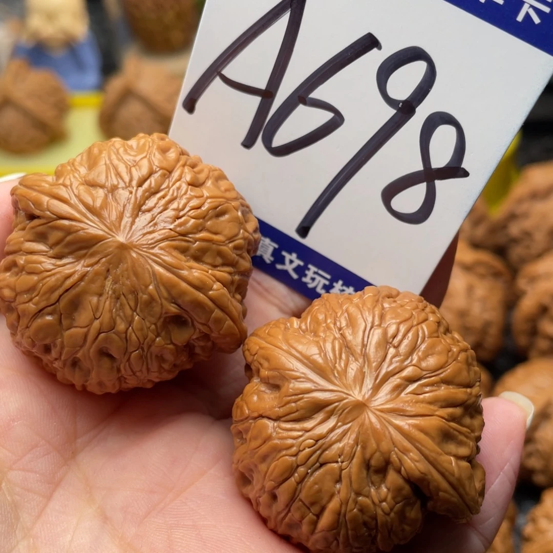 桃核把件铁锤妹妹38