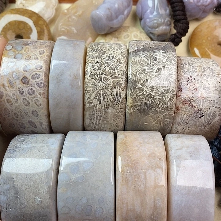 硅化玉吊坠(不含链)未镶嵌大**了