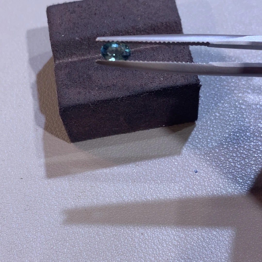 裸石蓝宝石4×5.9椭圆
