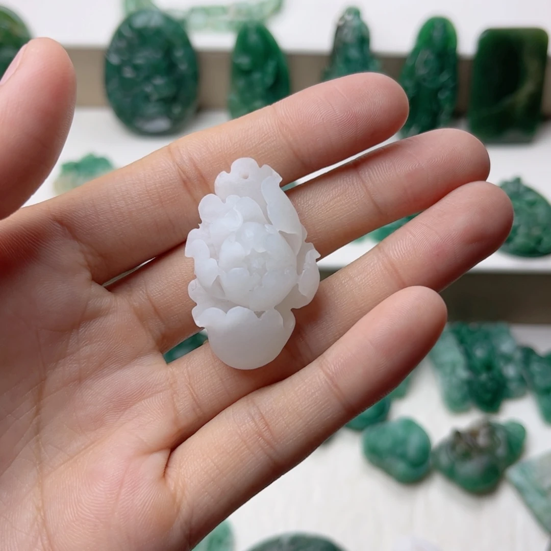 芸***芸独山玉未镶嵌挂件