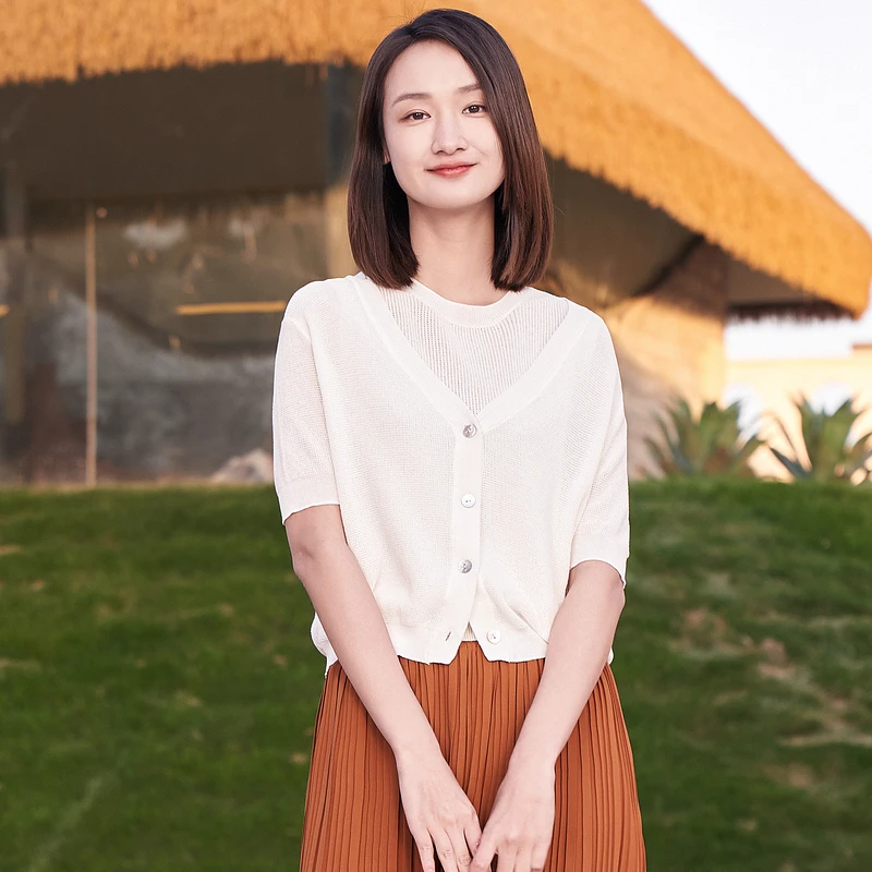 布景毛针织衫女夏季V领中袖单排扣开衫BW22EH1557