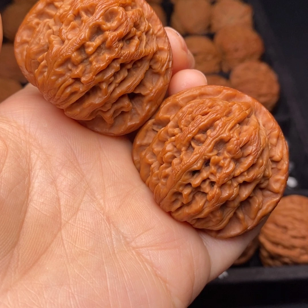 文玩核桃把件秦岭野生核桃