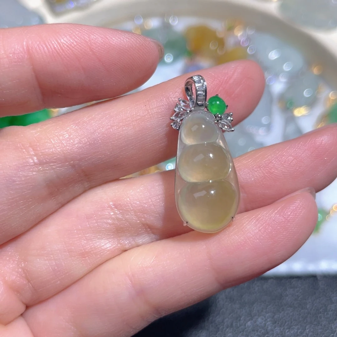 翡翠颈饰18K金镶嵌翡翠