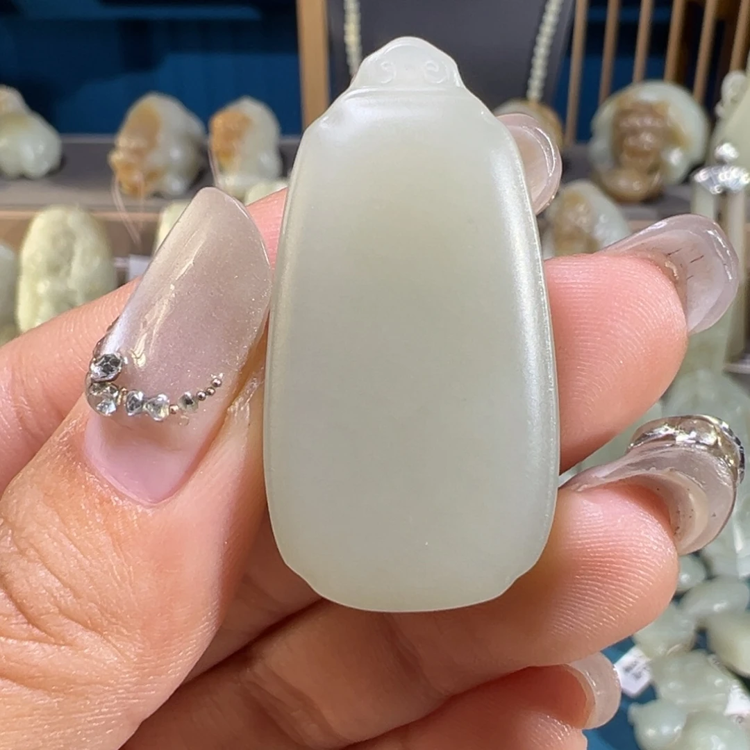 和田玉（糖玉）未镶嵌颈饰