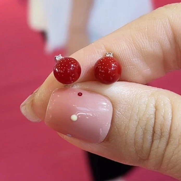 天然宝石红珊瑚耳饰