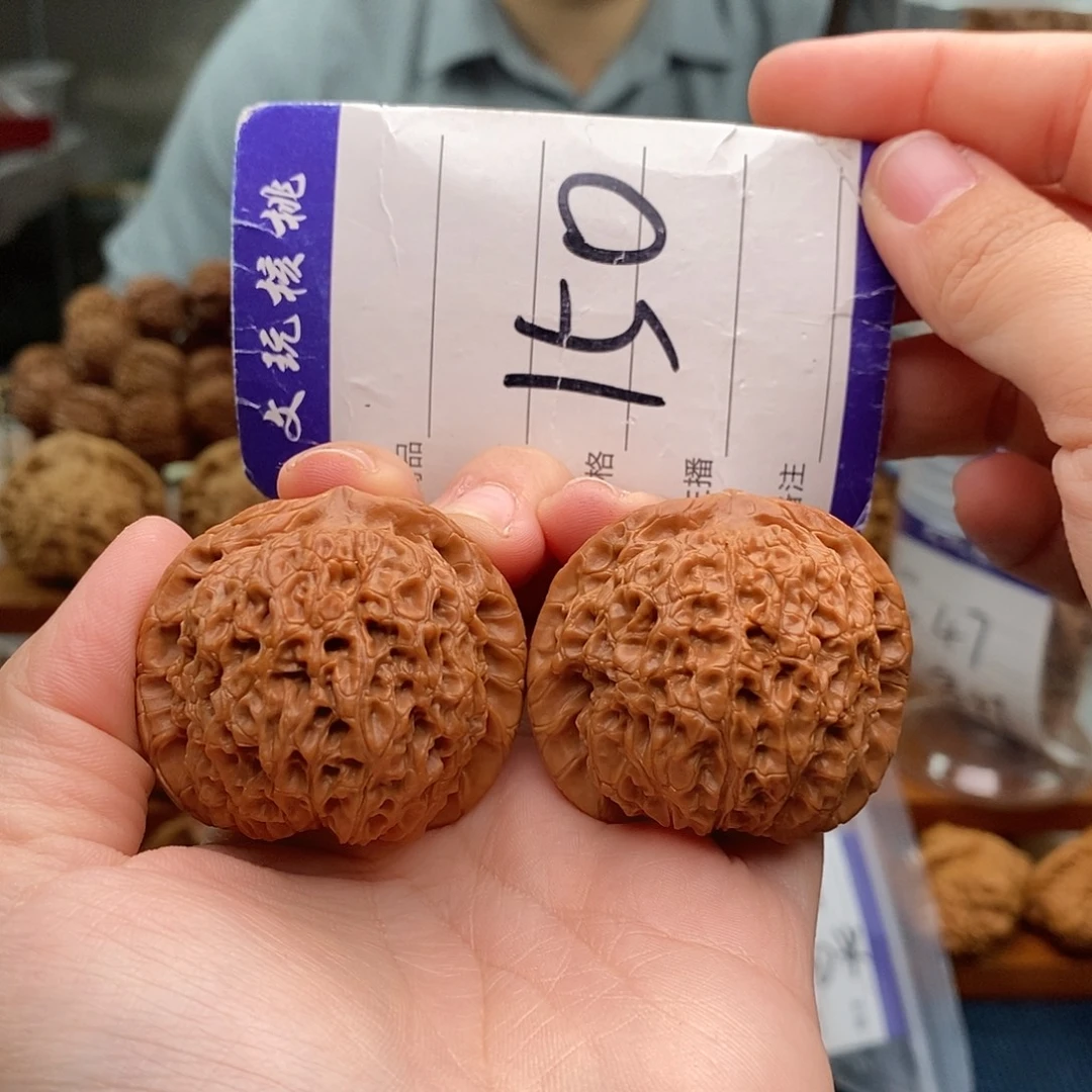 文玩核桃把件42血麒麟