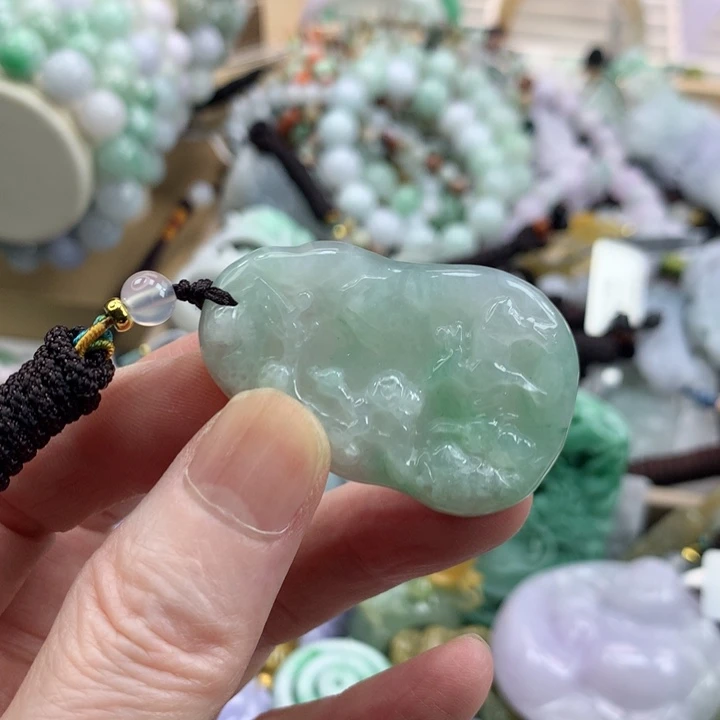 翡翠未镶嵌颈饰吊坠