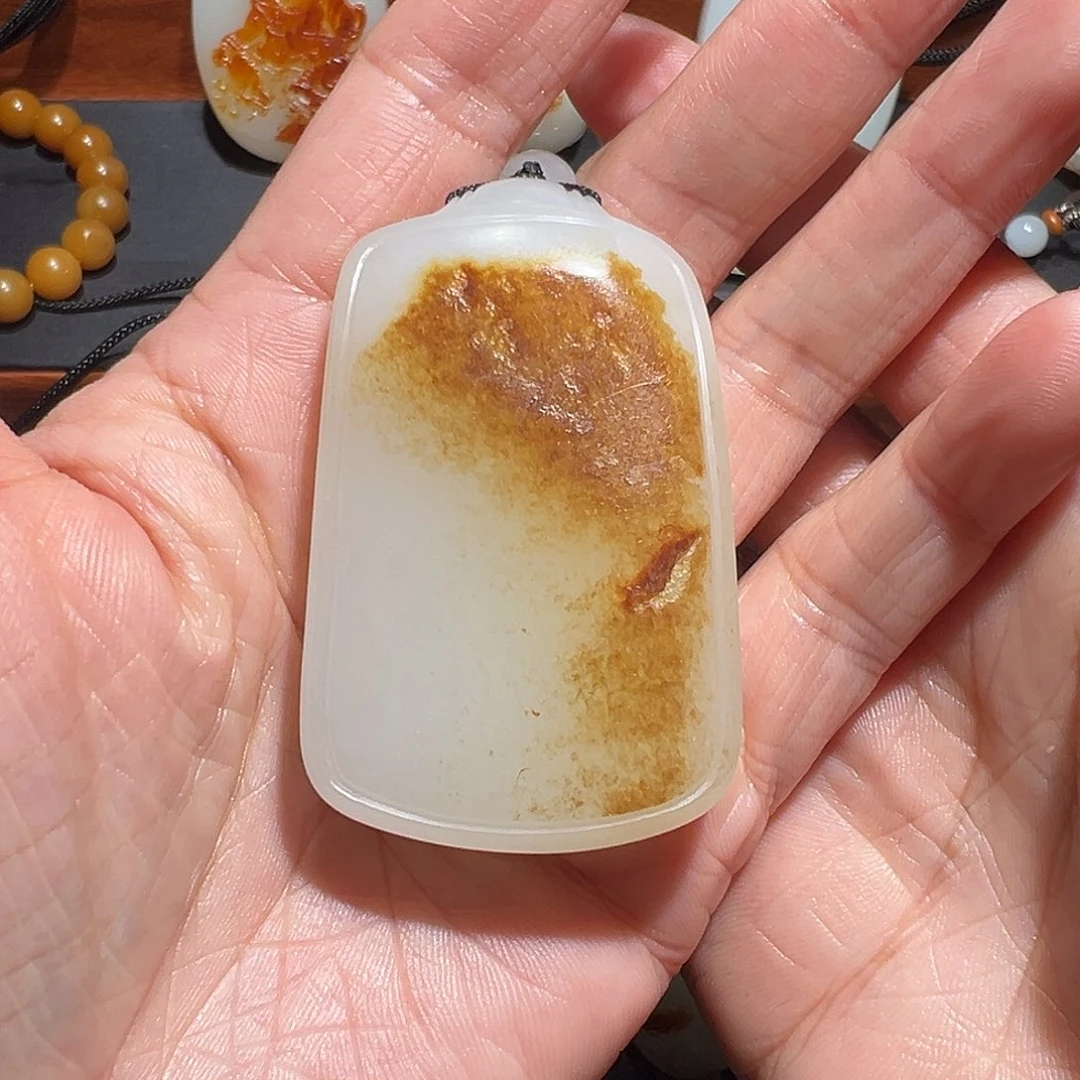 用***5和田玉未镶嵌颈饰