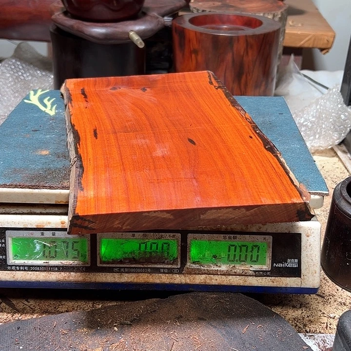 檀香紫檀（小叶紫檀）行**疆