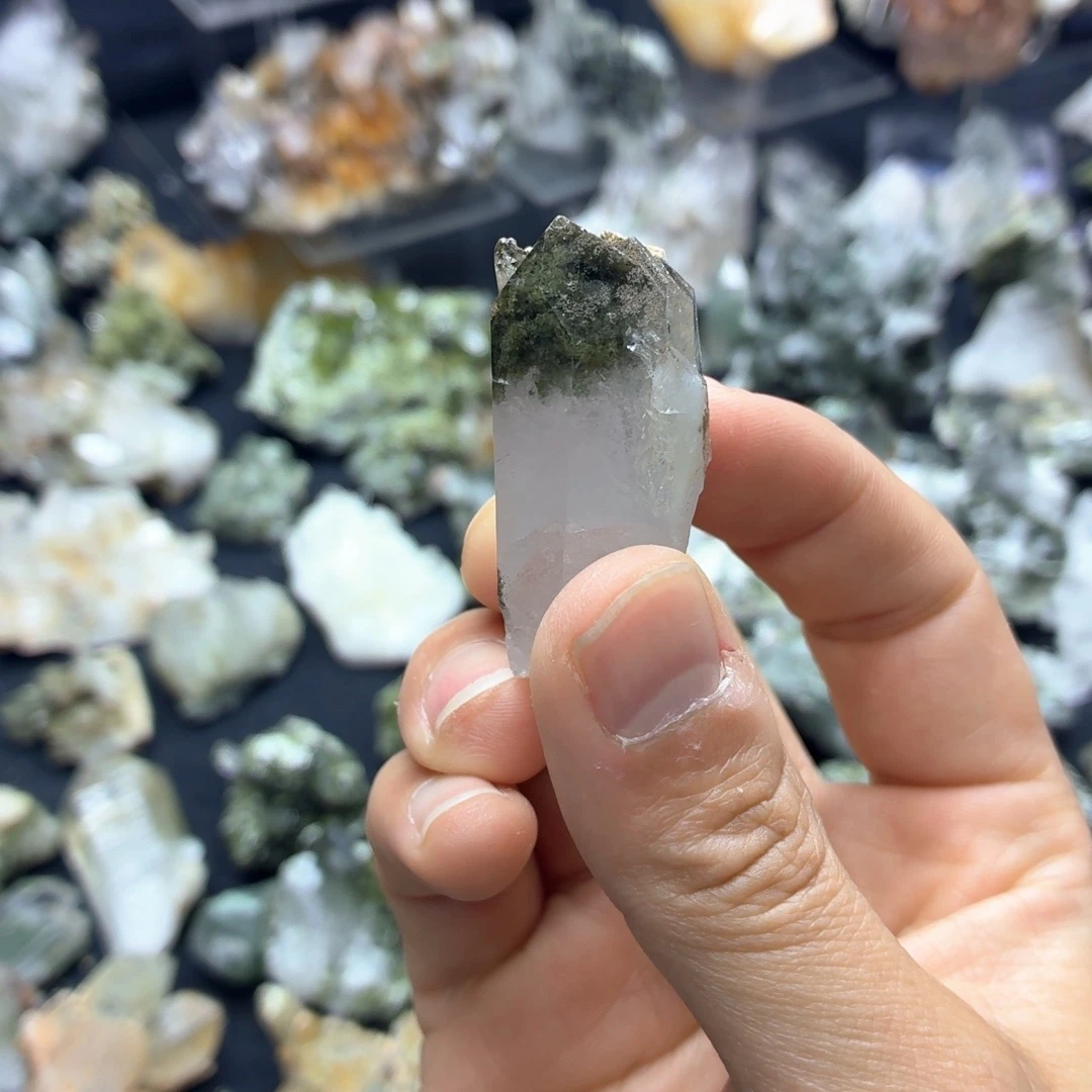 石材好奇怪的绿幽