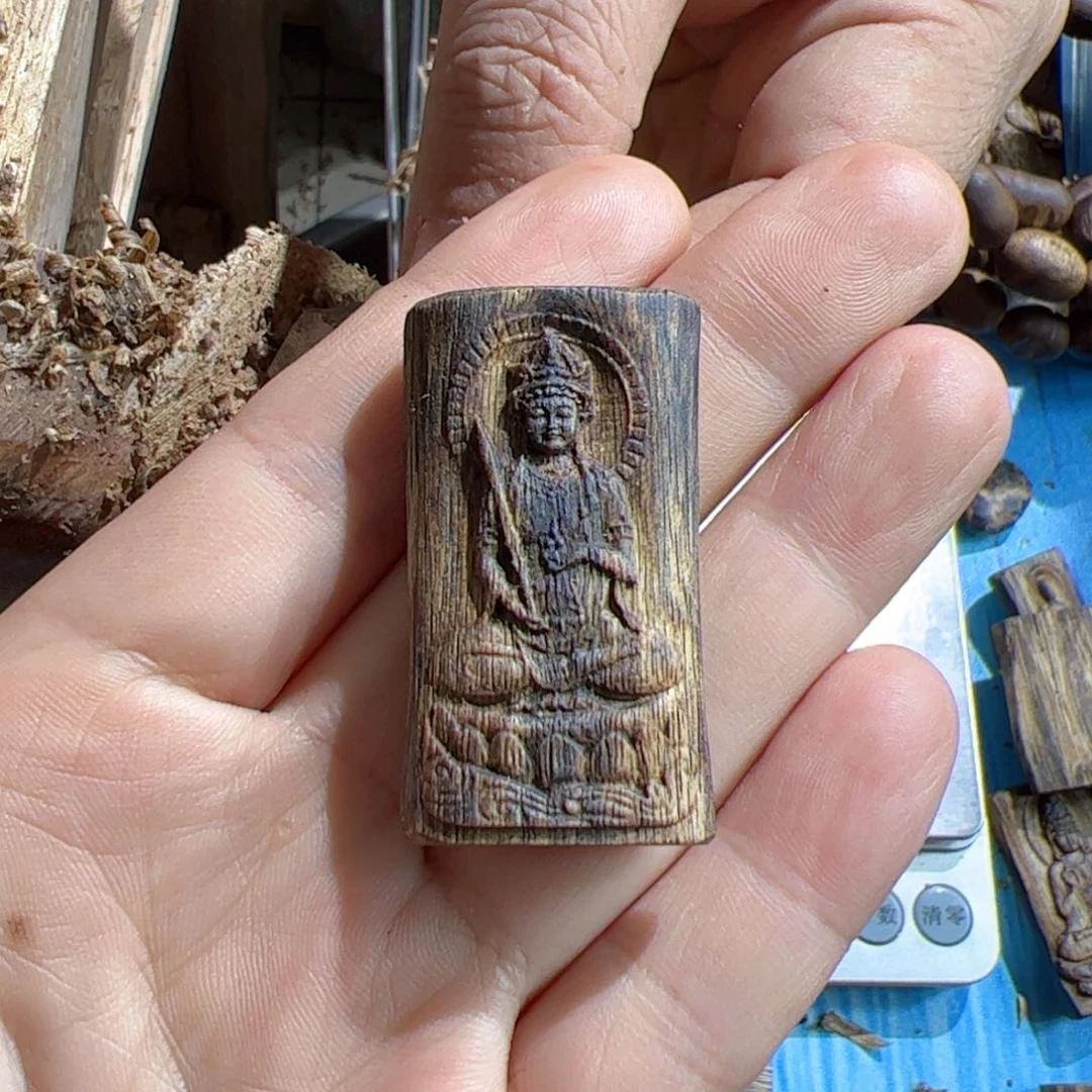 沉香吊坠白棋虚空5.3克