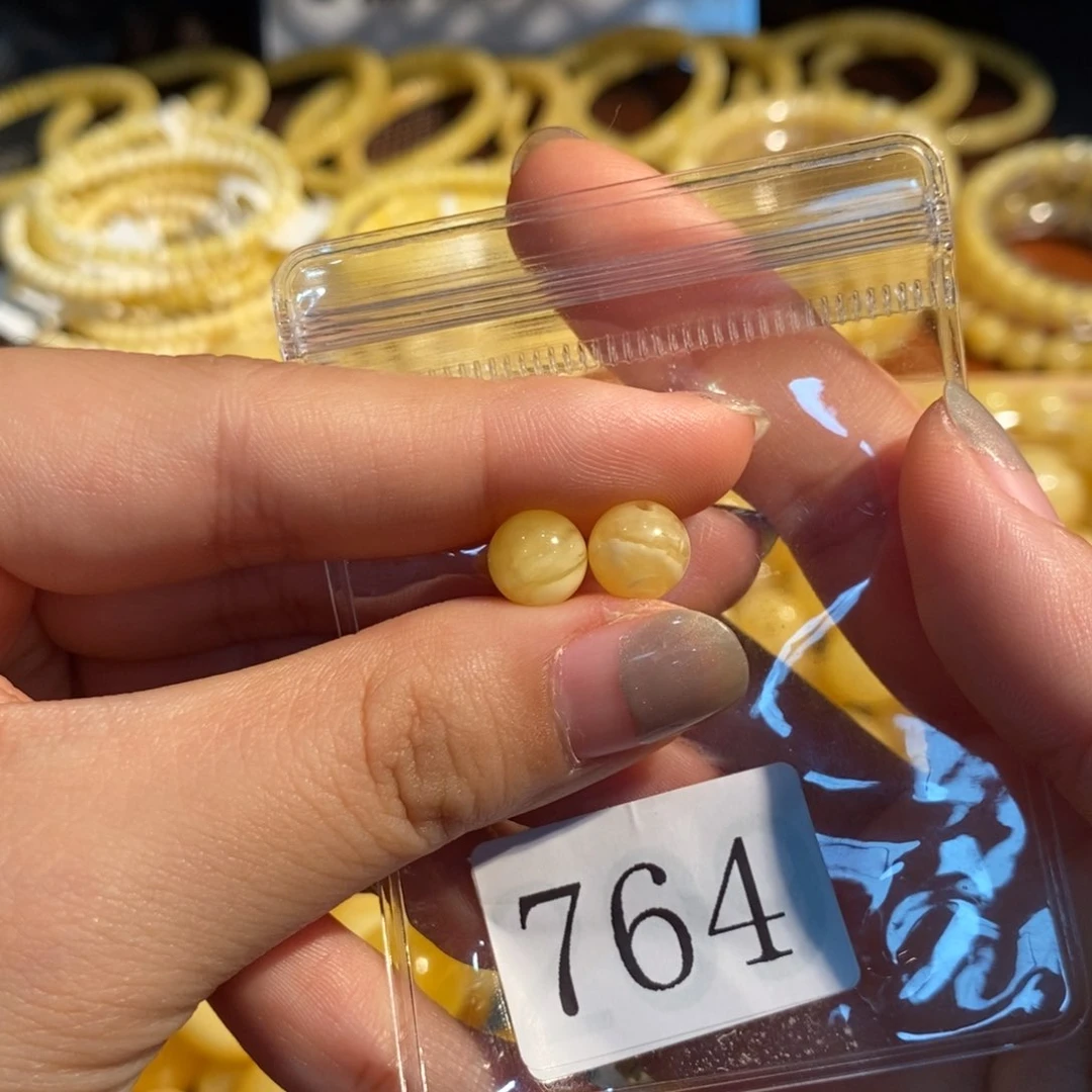 未镶嵌琥珀珠宝奇石764