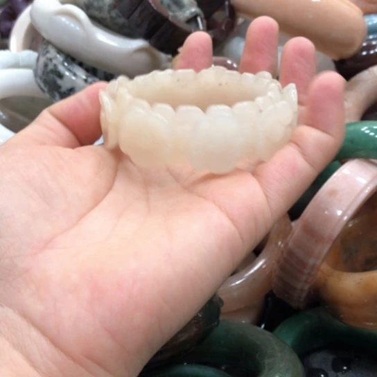 未镶嵌石英岩玉珠宝奇石8