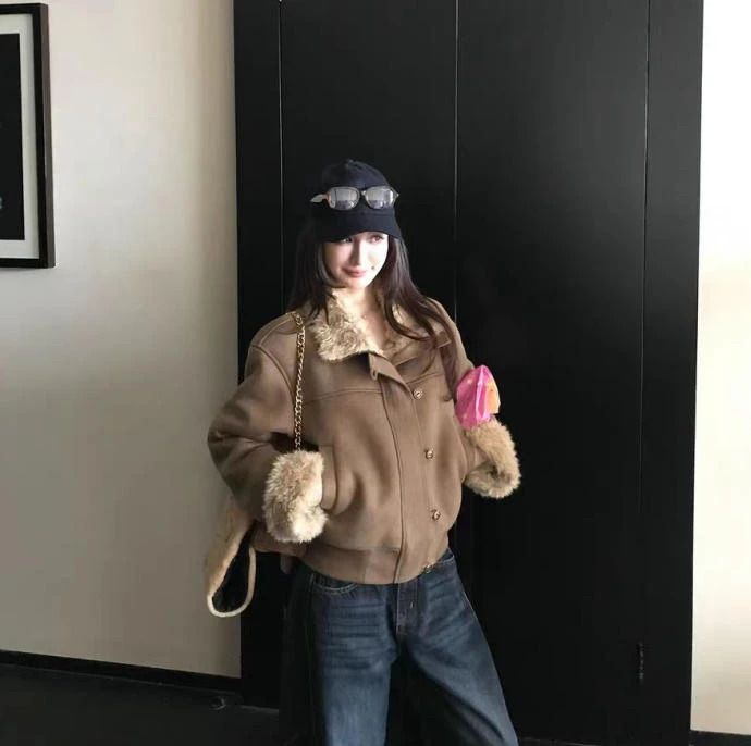 高级感复古修身皮毛一体环保毛毛夹克外套