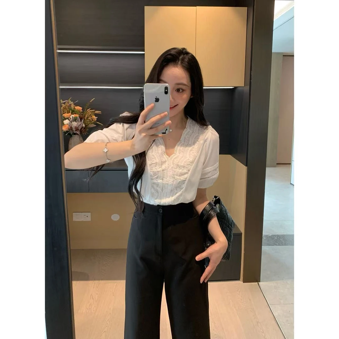 XINYI【塞尔维亚】夏季V领蕾丝拼接衬衫女显瘦百搭衬衣X625C11355