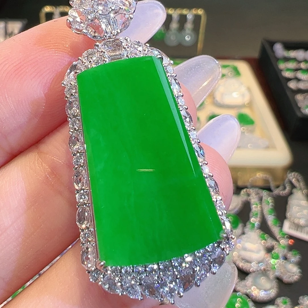 翡翠吊坠(不含链)18K金镶嵌翡翠