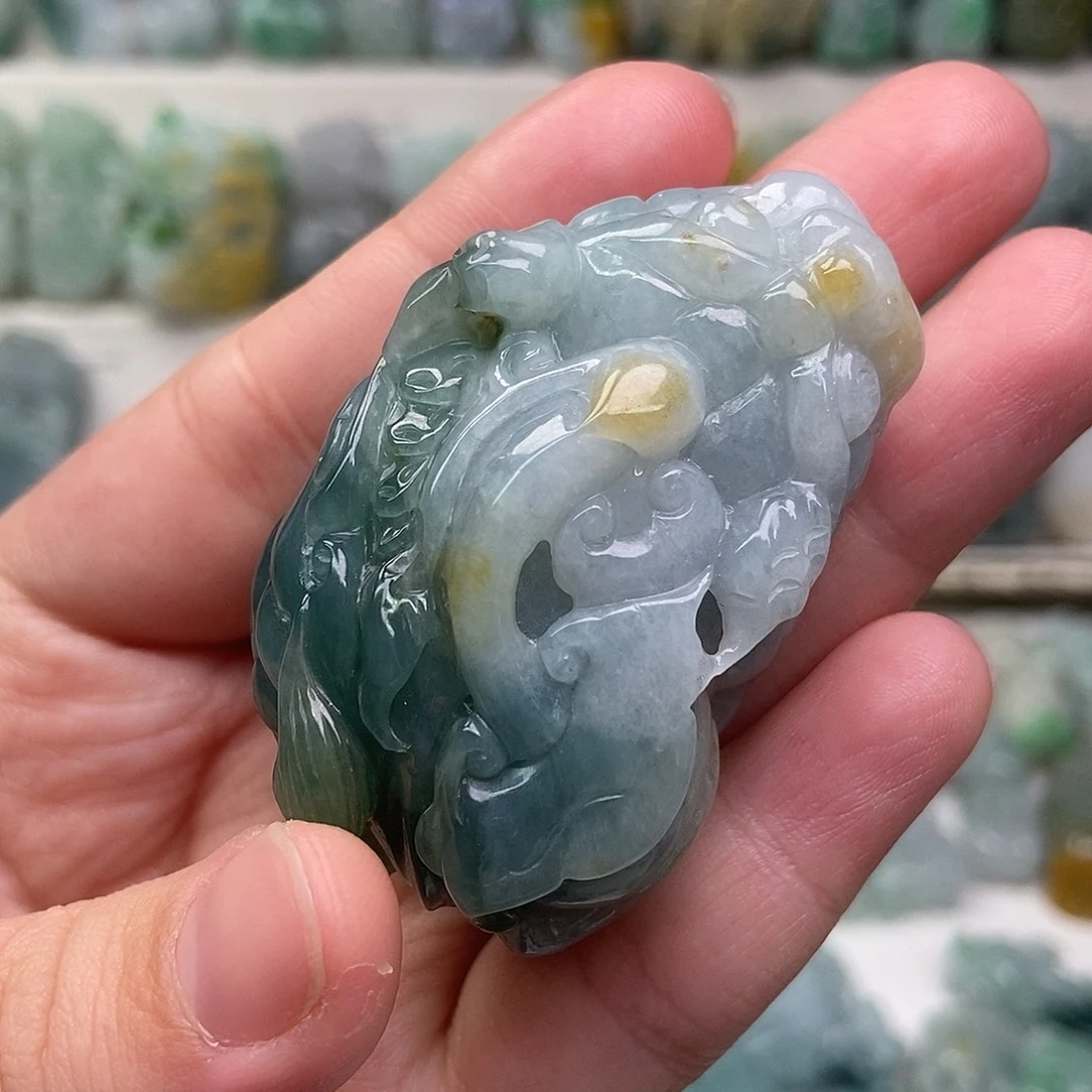 翡翠未镶嵌吊坠(赠链)口含珠