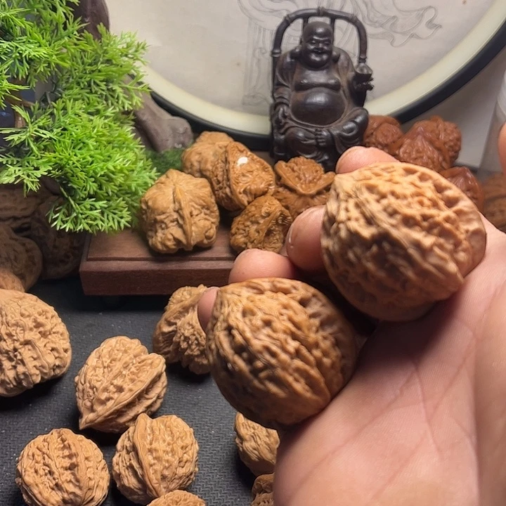 文玩核桃吊坠37寿桃有色差