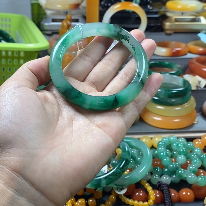 石英质玉（黄龙玉）未镶嵌手镯完***容