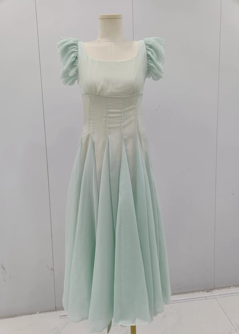 度假薄荷绿方领小飞袖连衣裙女夏法式温柔气质初恋小个子网纱长裙