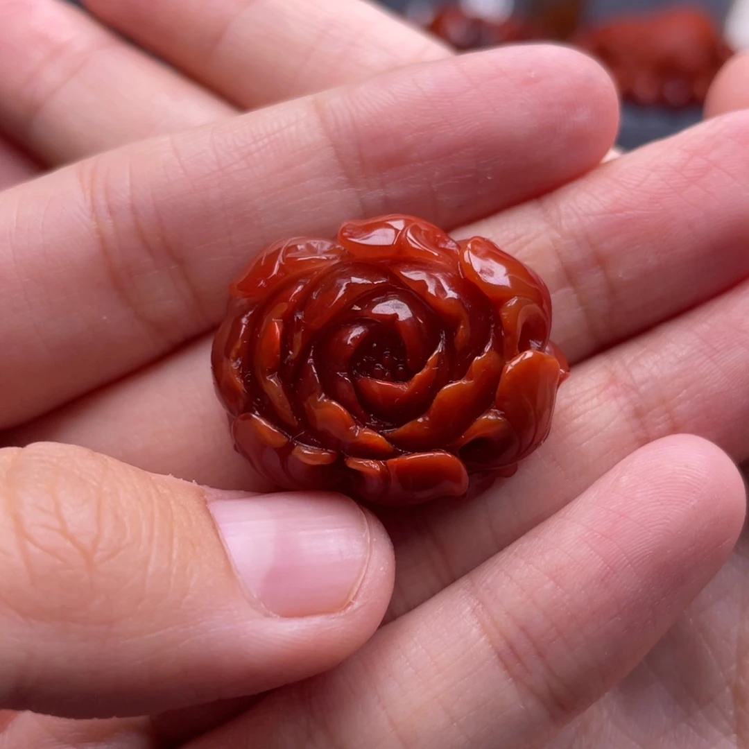 南红玛瑙未镶嵌珠宝奇石牡丹花吊坠