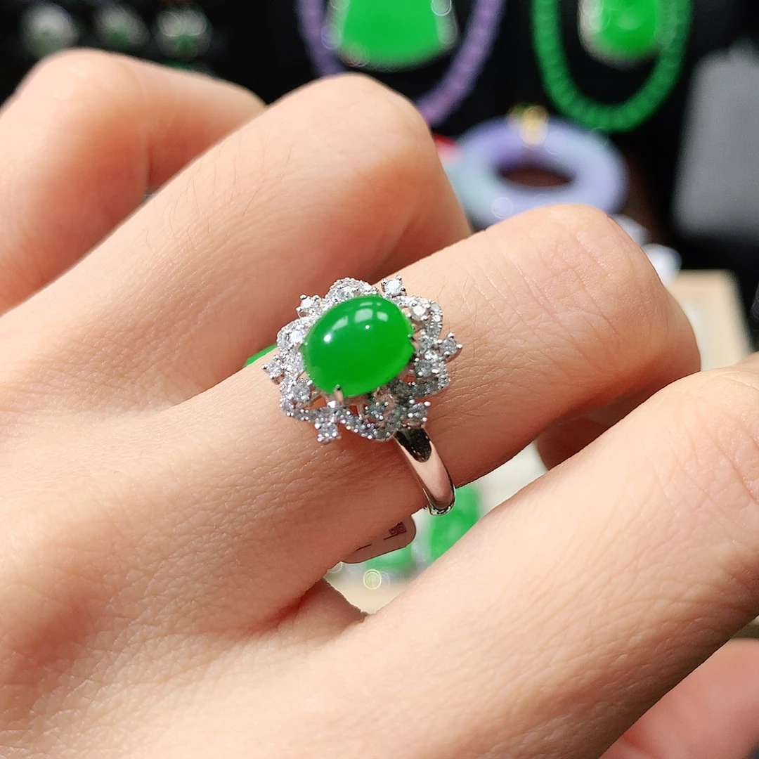 翡翠18K金镶嵌戒指