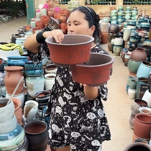 口24高13瑕疵两个盆。