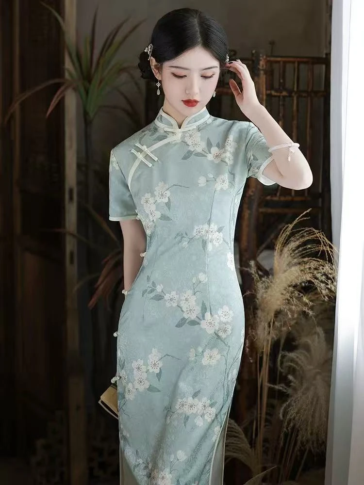 0595  绿色  白边  (山茶花)  一字扣  旗袍