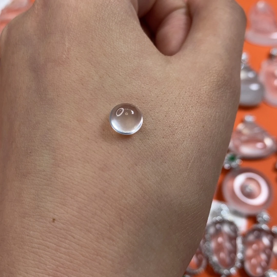 石英质玉未镶嵌蛋面杨**?