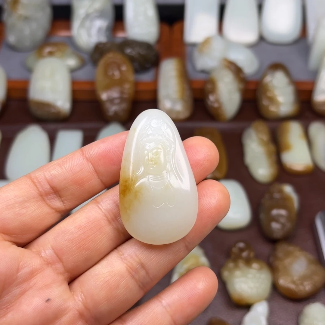 和田玉（糖玉）颈饰未镶嵌