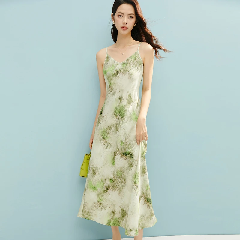 晚白新款时尚简约气质裙子休闲印花收腰无袖吊带连衣裙25010449